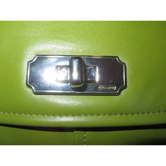 Coach 2012 Chelsea Green Smooth Leather Turn-lock Flap Adjustable Chain Handbag - Picture 10 of 15